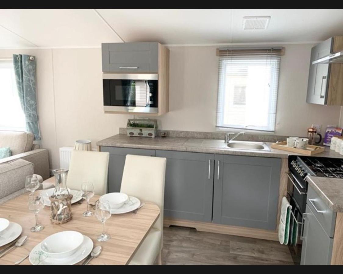Exotic 3-Bed Caravan At Newquay Holiday Park Villa Buitenkant foto