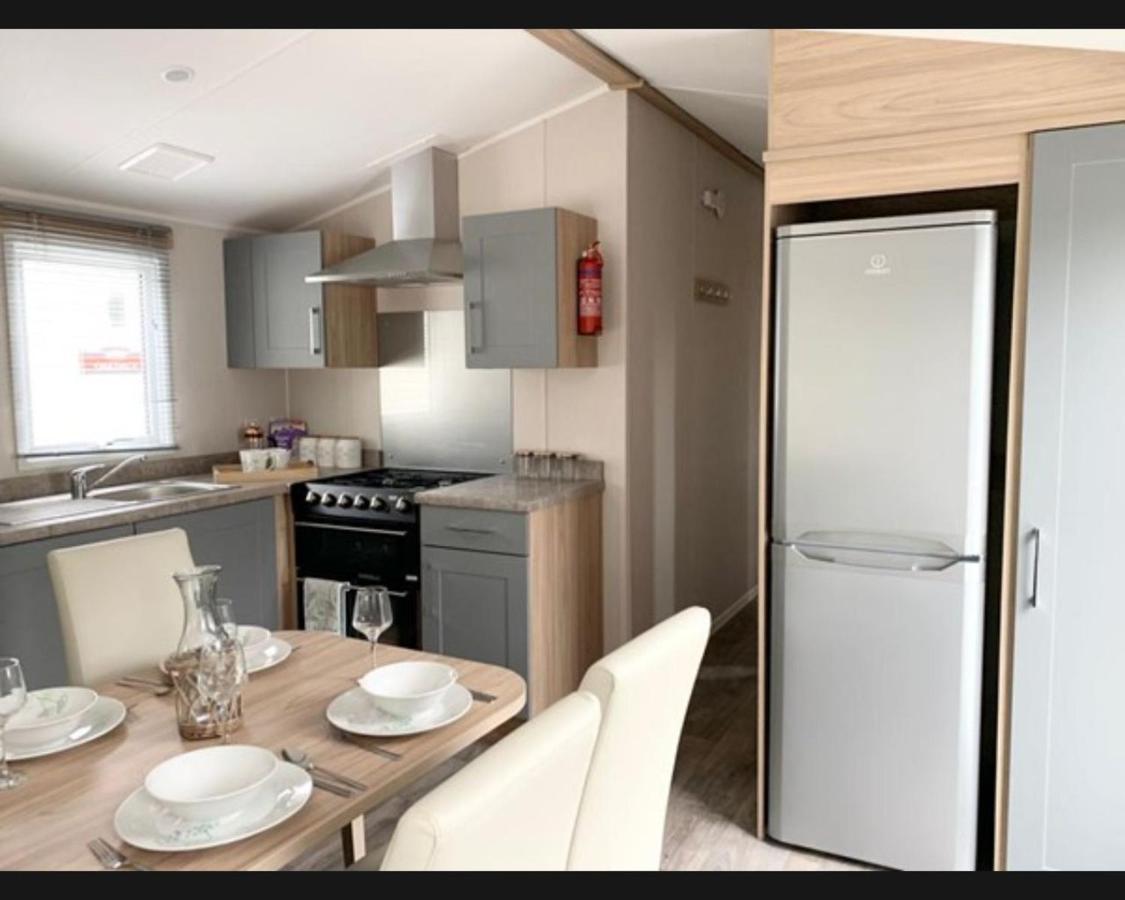 Exotic 3-Bed Caravan At Newquay Holiday Park Villa Buitenkant foto