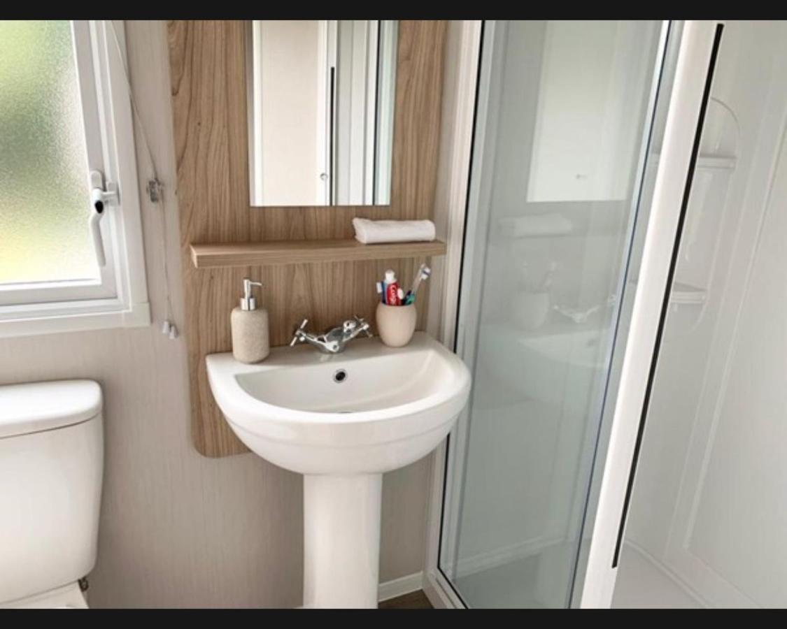 Exotic 3-Bed Caravan At Newquay Holiday Park Villa Buitenkant foto