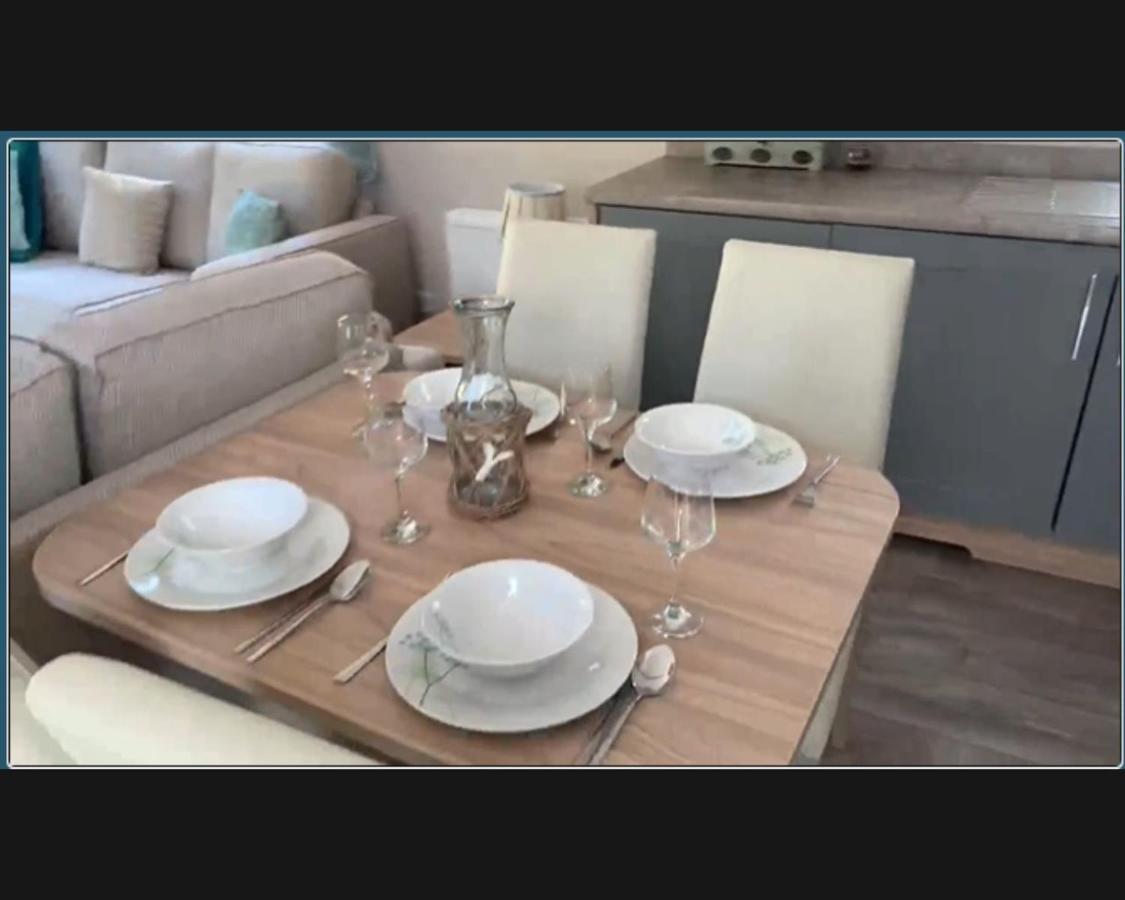 Exotic 3-Bed Caravan At Newquay Holiday Park Villa Buitenkant foto