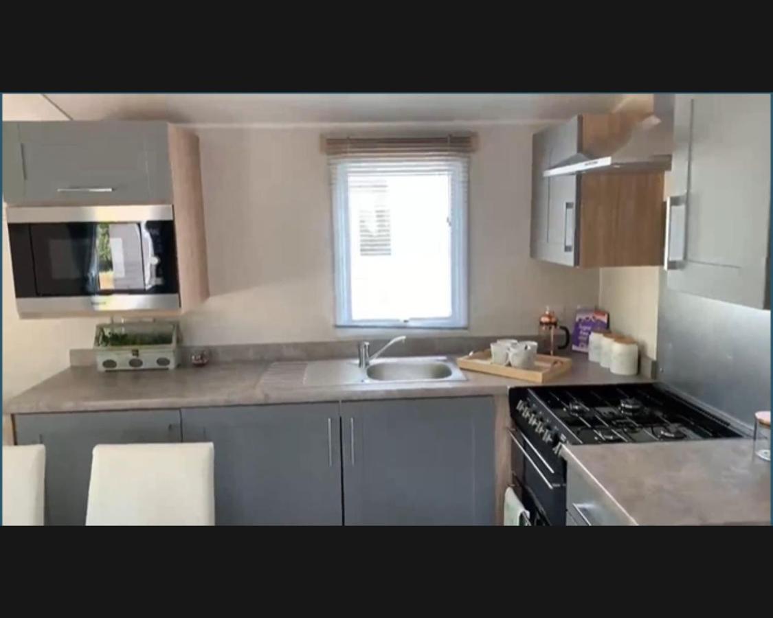 Exotic 3-Bed Caravan At Newquay Holiday Park Villa Buitenkant foto