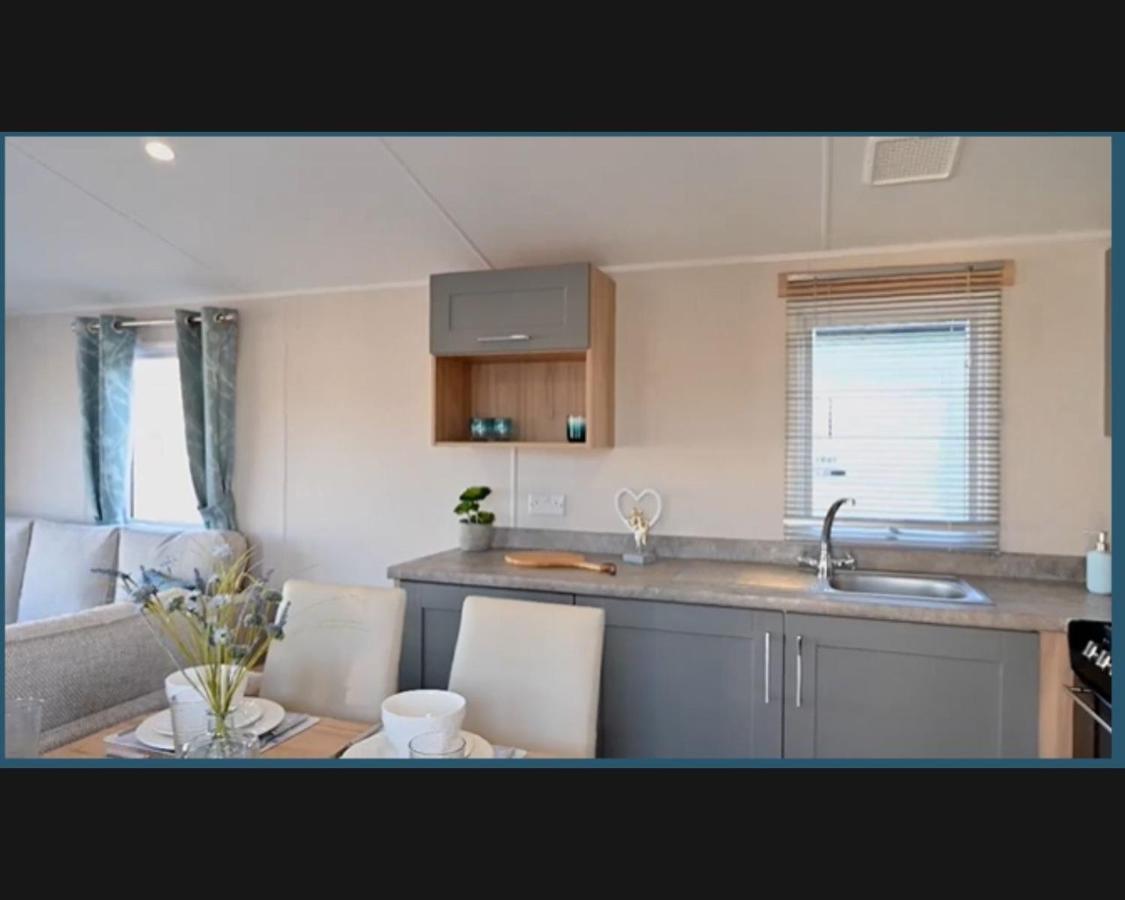 Exotic 3-Bed Caravan At Newquay Holiday Park Villa Buitenkant foto