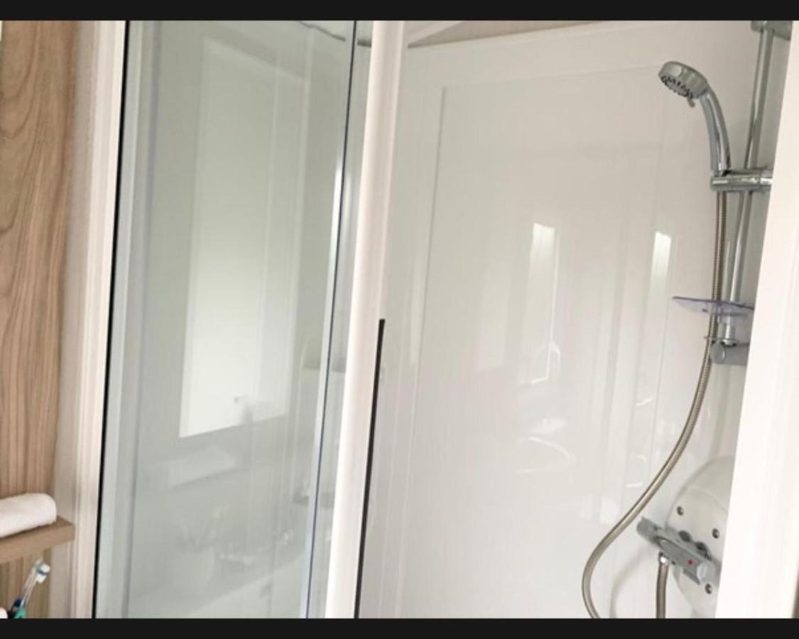 Exotic 3-Bed Caravan At Newquay Holiday Park Villa Buitenkant foto