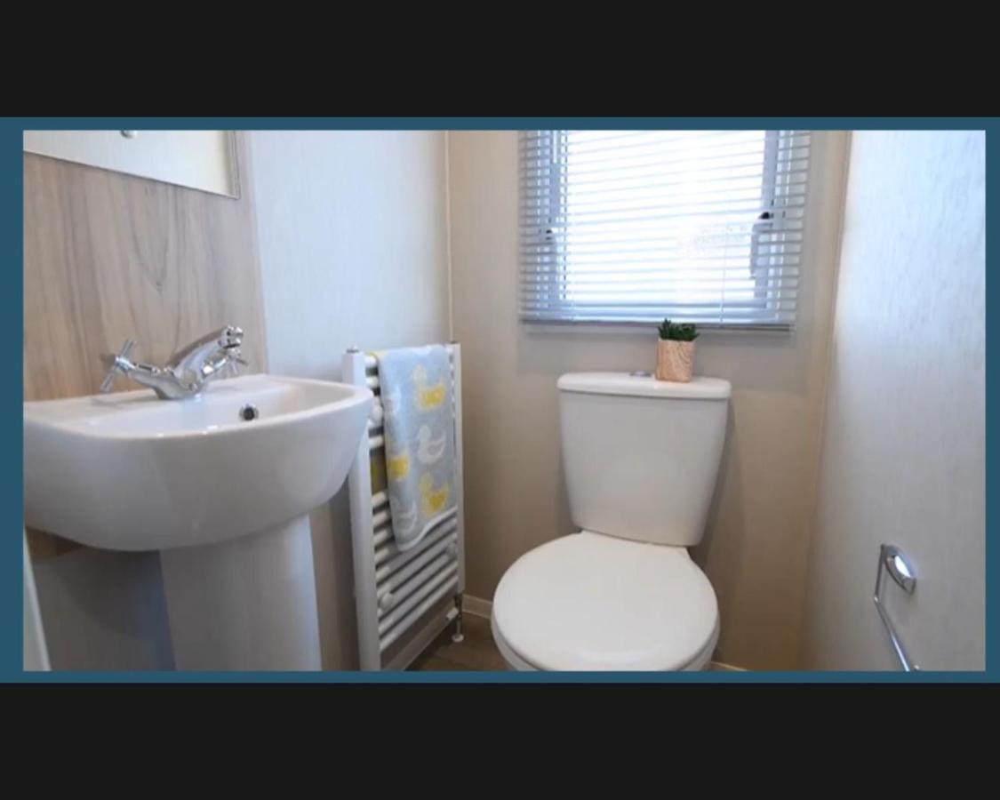 Exotic 3-Bed Caravan At Newquay Holiday Park Villa Buitenkant foto